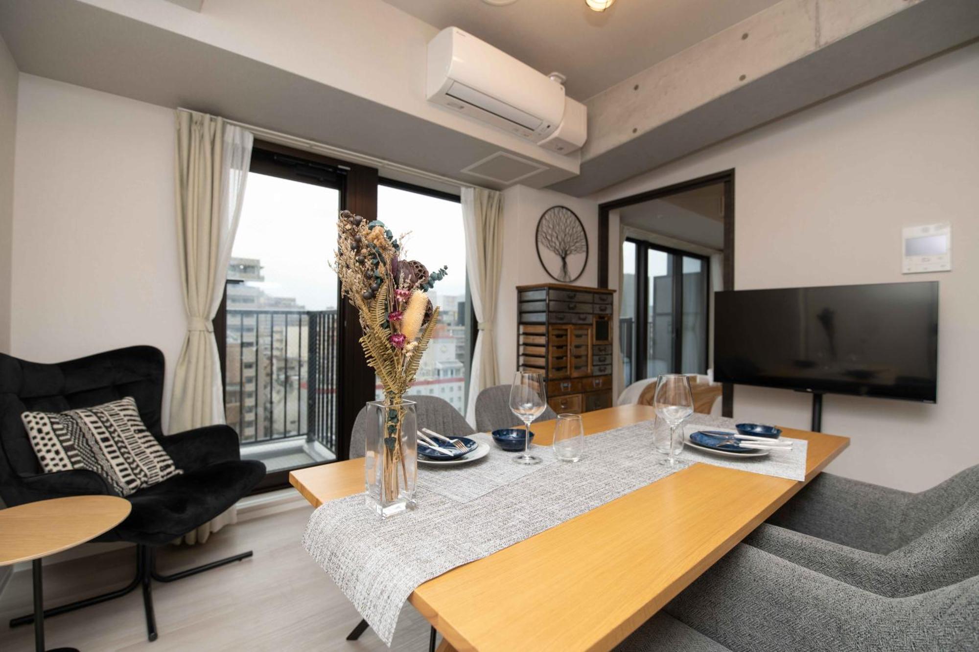 Apartment Regale Dotonbori East Ōsaka
